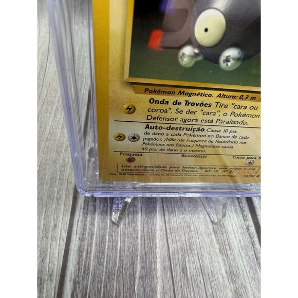 Magnemite Pokémon (1999) Portuguese Base Set - 53/102 CGC 7 Near Mint - Picture 7 of 10